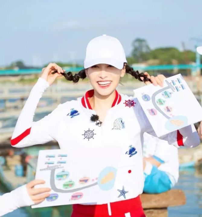 今年秋冬最chic！原來短發(fā)和帽子這么配??！