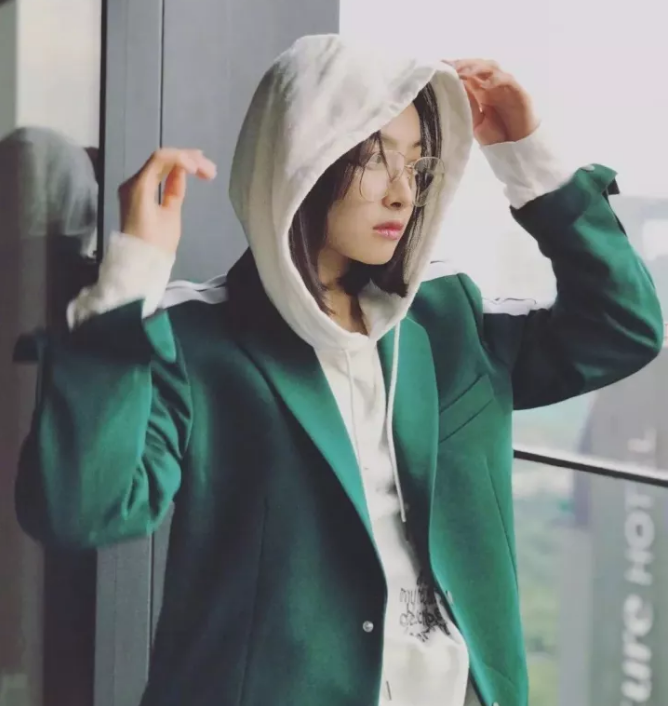 今年秋冬最chic！原來短發(fā)和帽子這么配??！