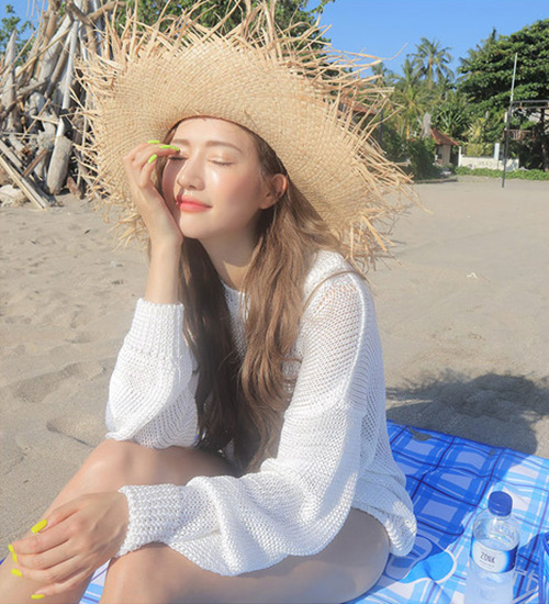 出游季夏曰炎炎，草帽加連衣裙絕對(duì)是標(biāo)配，暑期防曬全攻略！